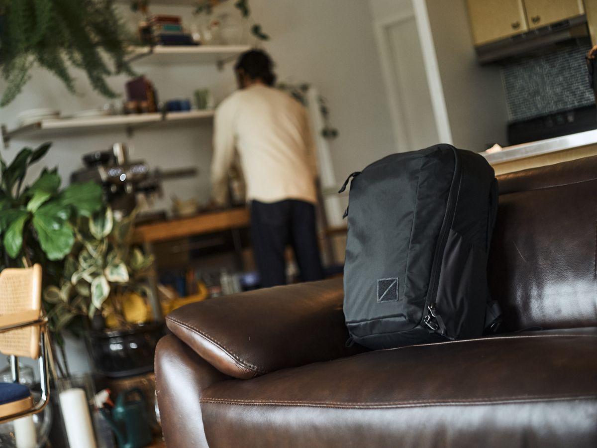 100% CLEAR BACKPACK SHARK