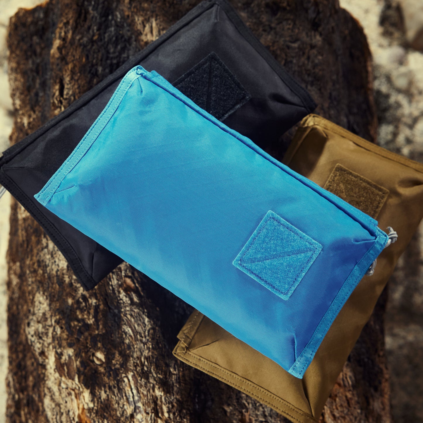 COLOR WAVE POUCH