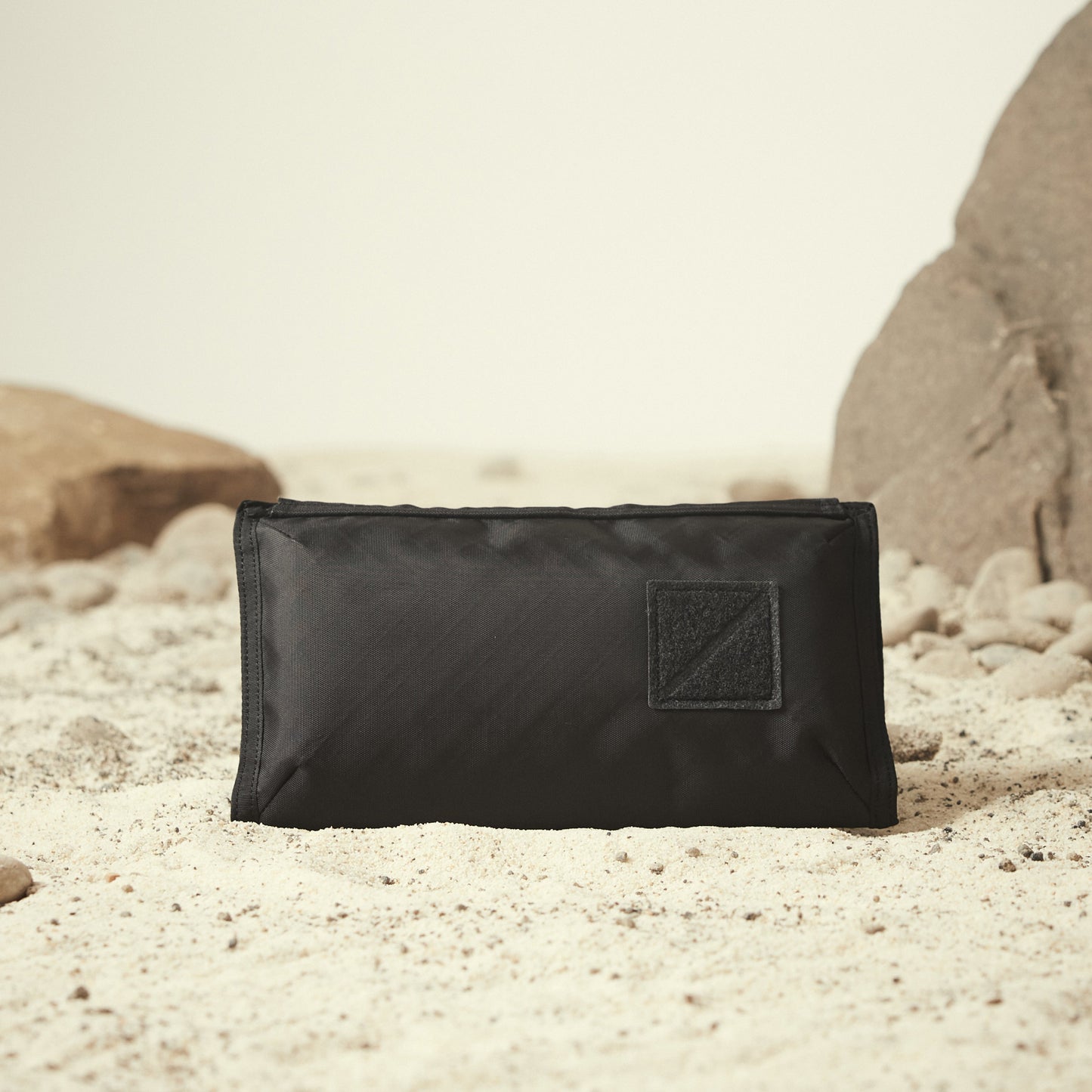 COLOR WAVE POUCH