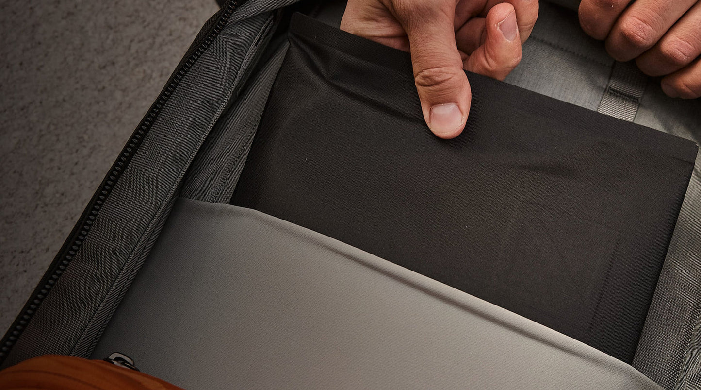 THE GETAWAY JETSETTER CARRY-ON LUGGAGE