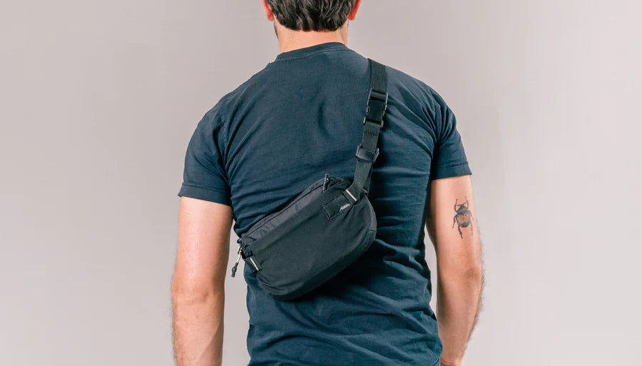 A.I. AFRICAN INTELLIGENCE ELEGANT ENERGY BACKPACK KEYCHAIN