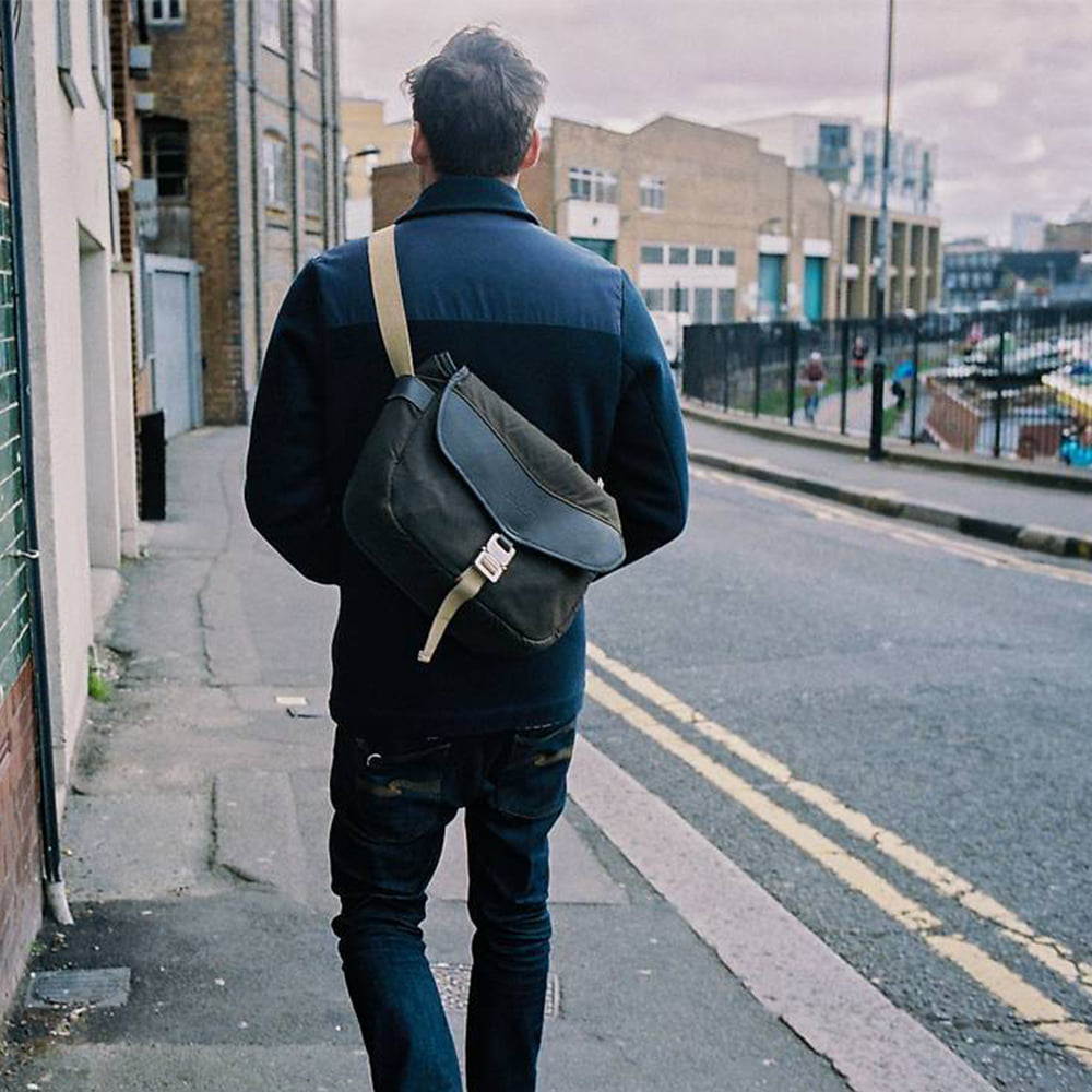 A.i.3 THE LEGACY SAVVY CROSSBODY