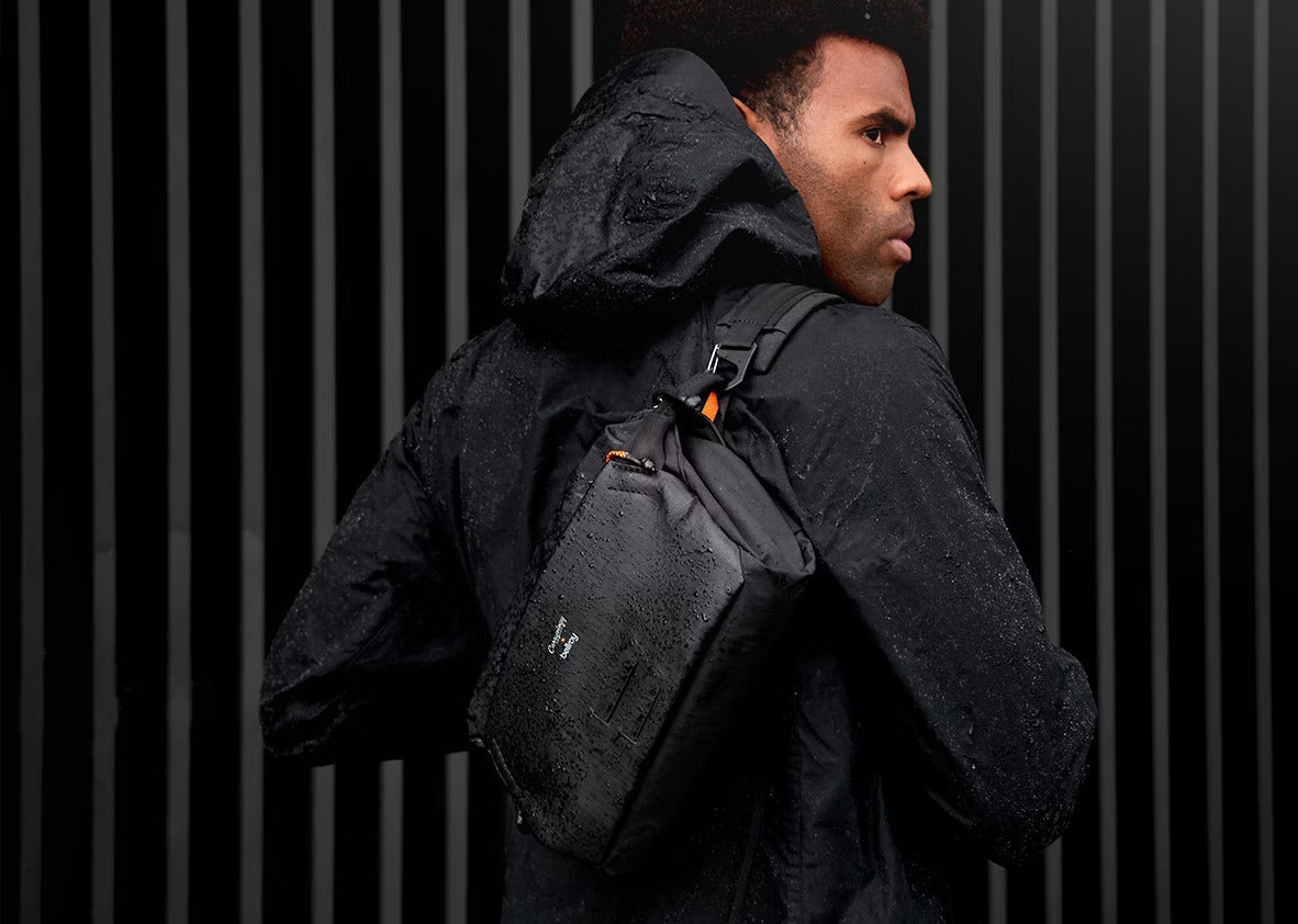 A.I.8 AFRICAN INTELLIGENCE - ORIGIN STORY SHARK HANDBAG