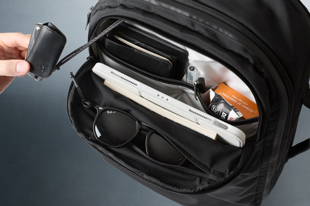 HALF GRAFF DUFFLE