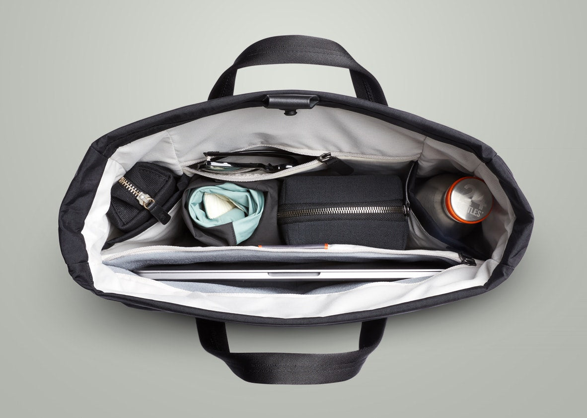 A.I.8 AFRICAN INTELLIGENCE BOOKED & BUSY COSMETIC CASE