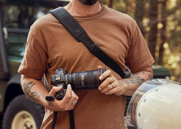 SAWTOOTH SHARKS IN PARIS MESSENGER SLING