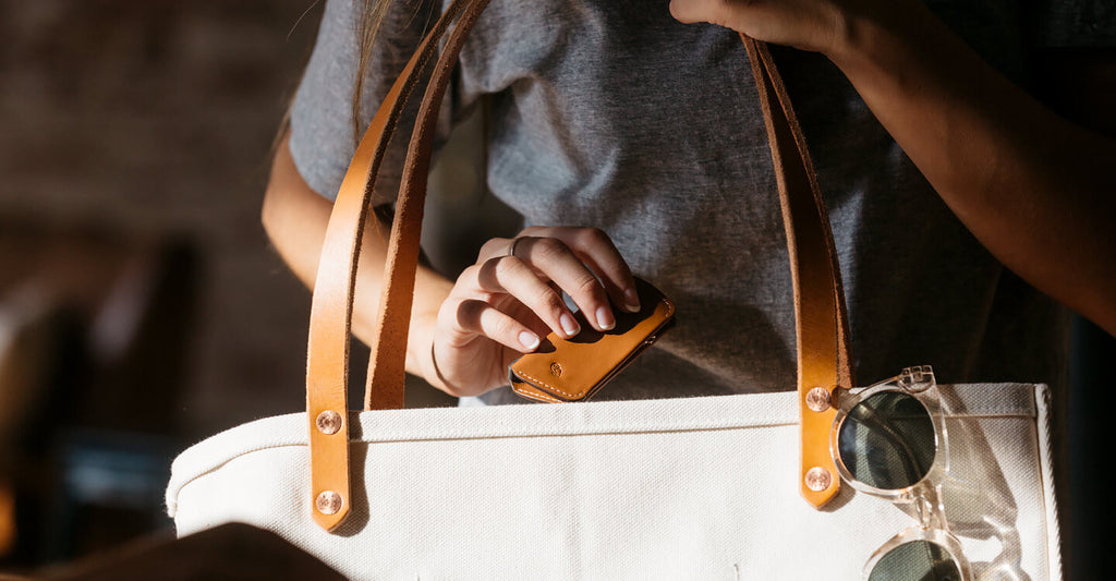 MONEY PATTERN BRICK SLING