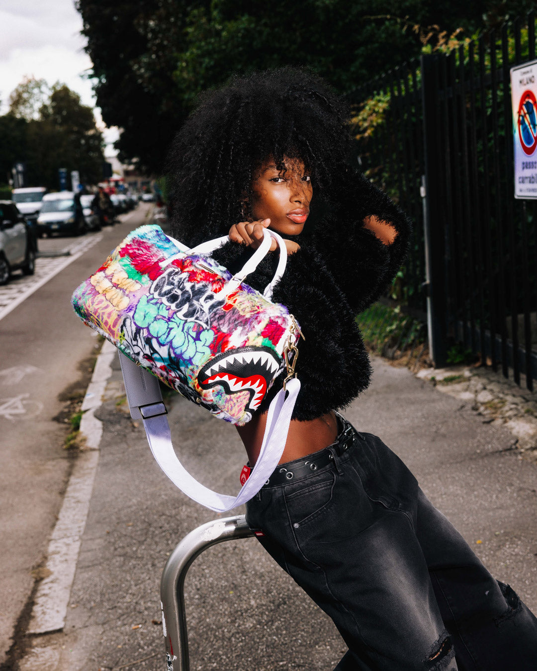 LE MONDE DES GRAFFITIS MINI DUFFLE