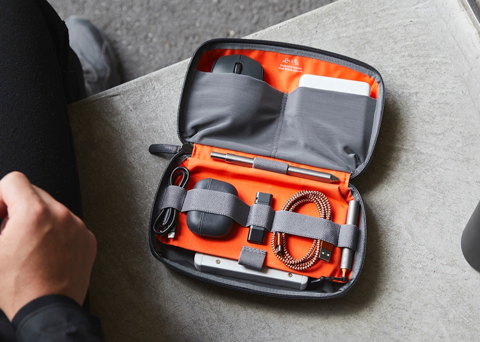 3AM RIPTIDE SHARKNAUTICS HARDSHELL CARRY-ON LUGGAGE
