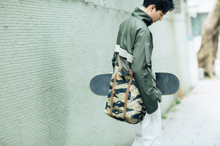 MEGA MAN CROSSBODY