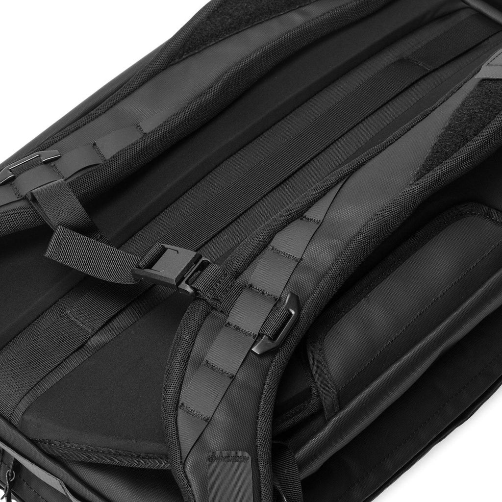 WORLD EXPLORER ENTREPRENEUR CARGO TOTE