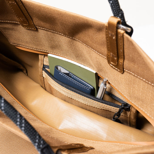 THE HEADQUARTERS - REFLECTION SAVVY CROSSBODY