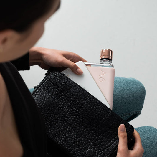 GHOST DRIP MESSENGER BAG