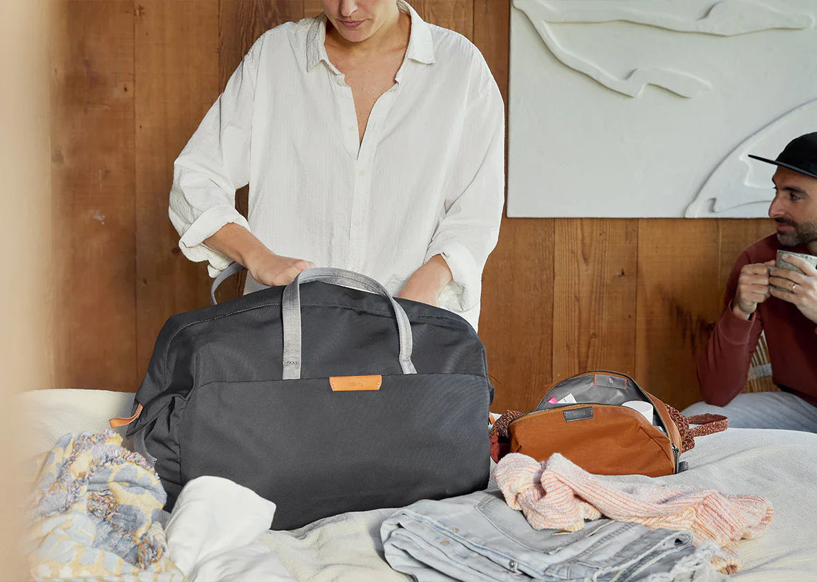 GRAND TOURER CROSSOVER CLUTCH W/ SHOULDER STRAP