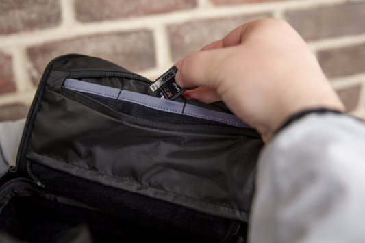 PINK PANTHER PRESTIGE MESSENGER SLING