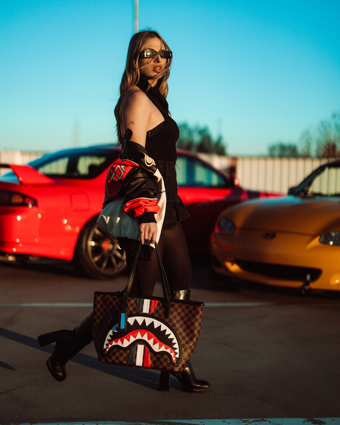 SHARKS IN PARIS GT TOTE