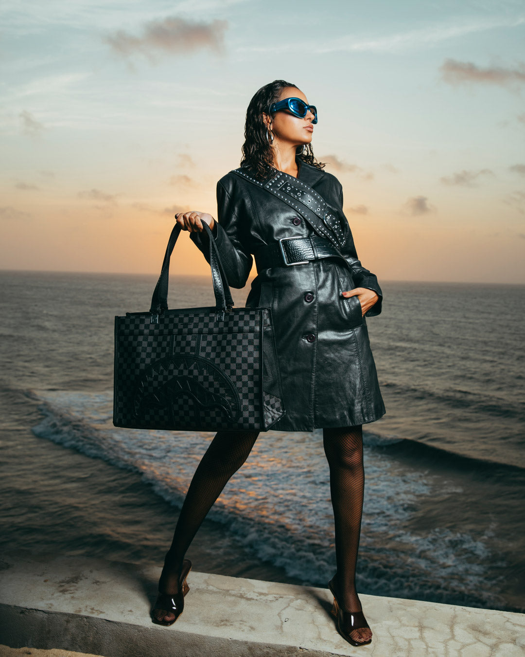 MIDNIGHT CHATEAU TORTUGA TOTE